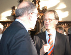 Bremerhavens Oberbürgermeister Jörg Schulz im Gespräch mit Dr. Hans-Christoph Hoppensack.